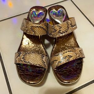 LOVE AND LIBERTY | Women’s Zanaya-ll Natural Wedge Sandal Snake Print Size 9